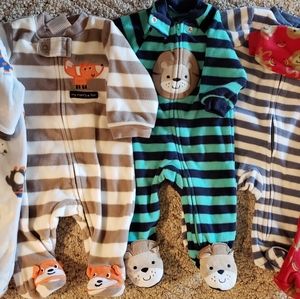 5 Newborn fleece sleepers bundle